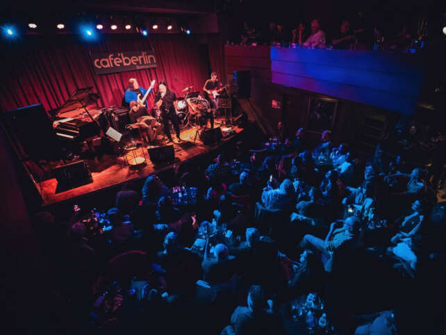 Abril en Café Berlín: música en vivo con Litto Nebbia, Marta Soto y La K'onga