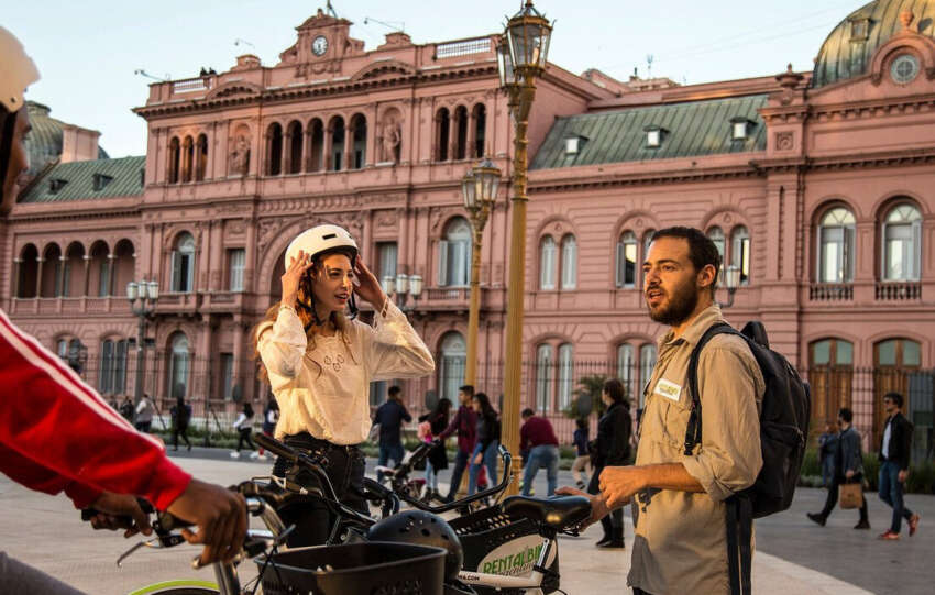 ¿Es Buenos Aires una ciudad para ciclistas? El auge de la movilidad en dos ruedas
